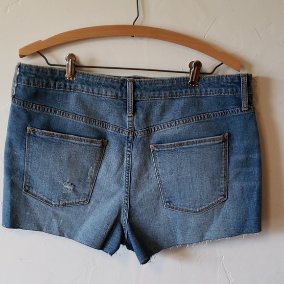 Size 14 universal thread high rise Shorts NWOT - Picture 2 of 7